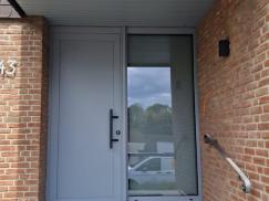 Aluminium-Haustür mit Festelement