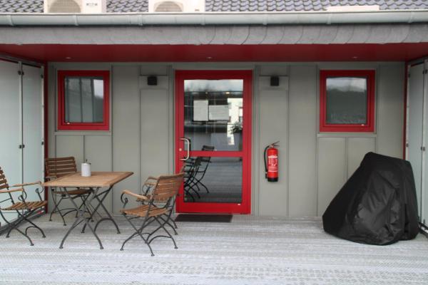 Kunststoff-Alu-Tür in Bürogebäude in Niederkrüchten