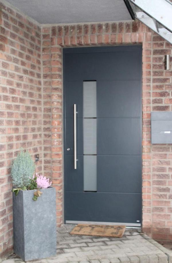 Aluminium-Haustür und Nebeneingangstür in Niederkrüchten
